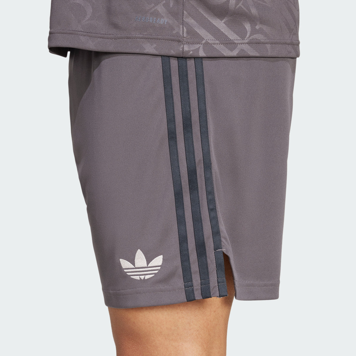 Jersey Real Madrid 2024/25 III Shorts