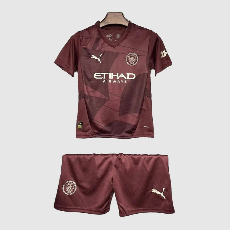 Kids Away Kit 24/25 · Design 2